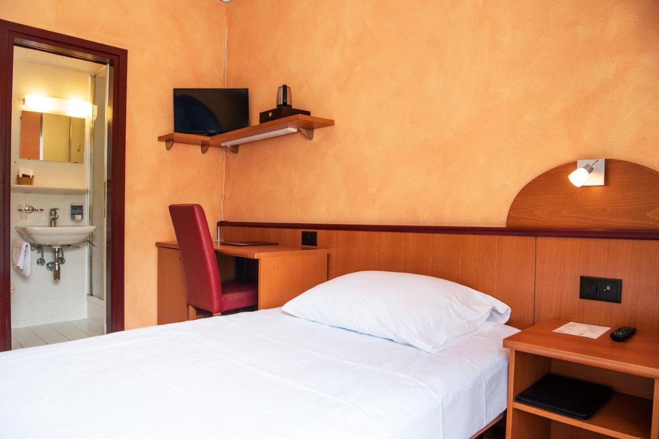 Al Giardinetto Hotel Биаска Екстериор снимка