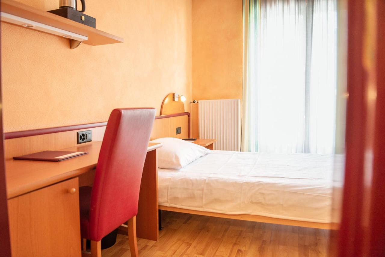Al Giardinetto Hotel Биаска Екстериор снимка