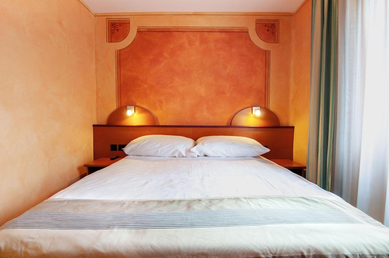 Al Giardinetto Hotel Биаска Екстериор снимка