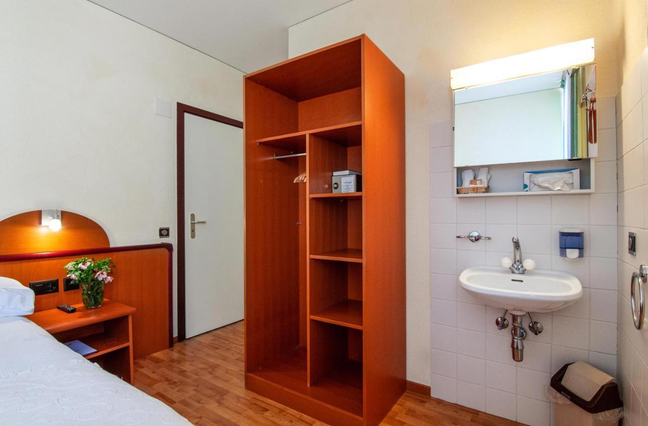 Al Giardinetto Hotel Биаска Екстериор снимка