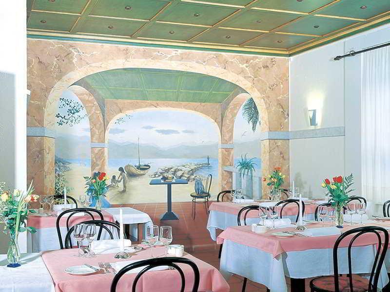 Al Giardinetto Hotel Биаска Ресторант снимка